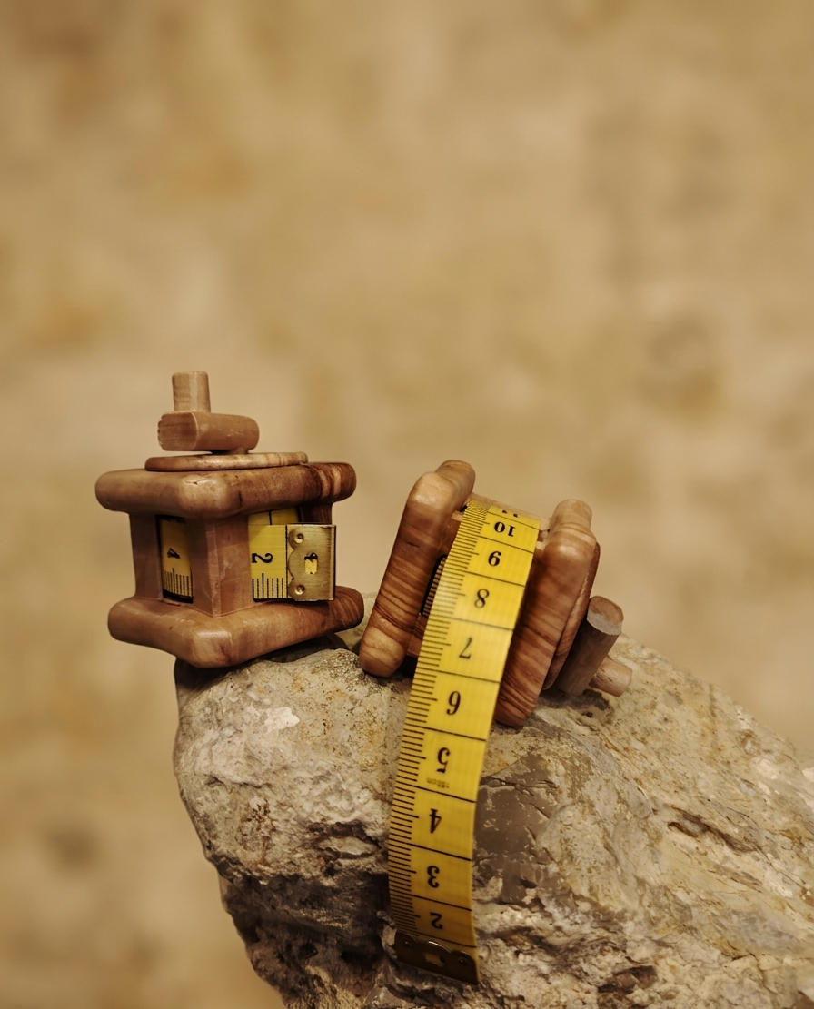 Cinta Métrica de Madera de Olivo – Hecha a Mano y Compacta