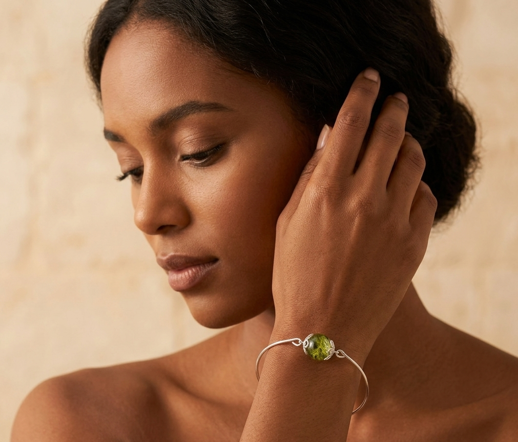 Brazalete con Musgo Verde | Vidrio Soplado y Joyería Botánica