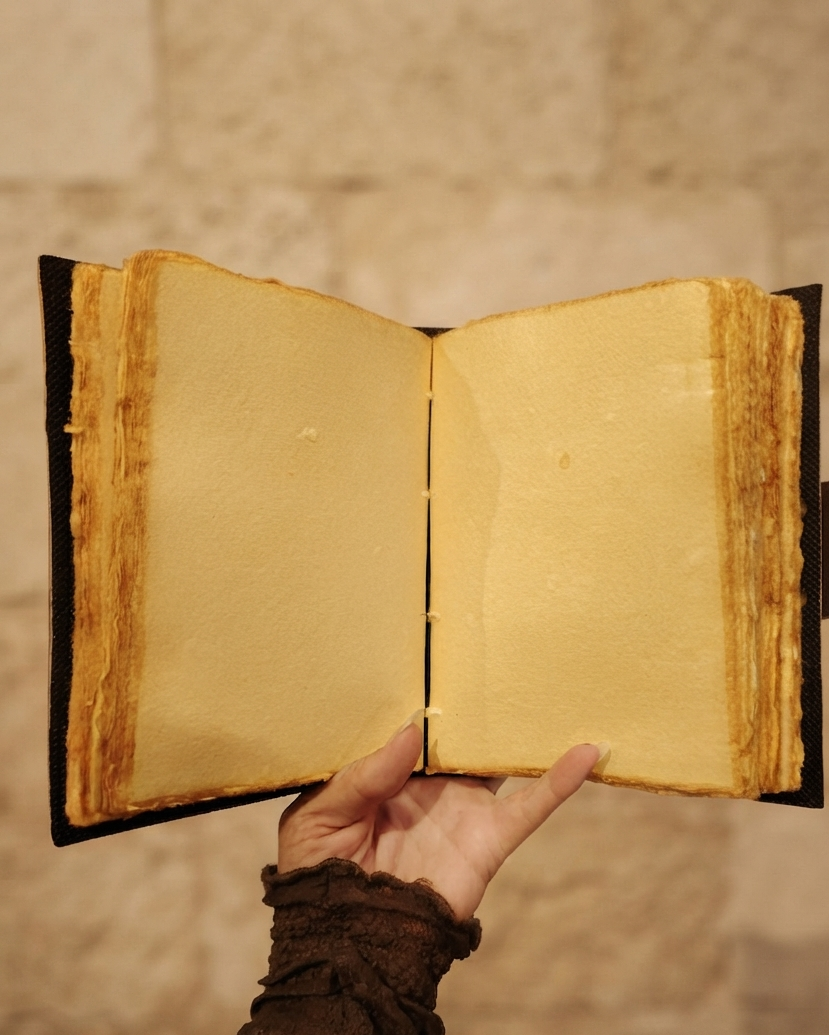Cuaderno de Cuero con Flor de Loto | Papel Envejecido Artesanal