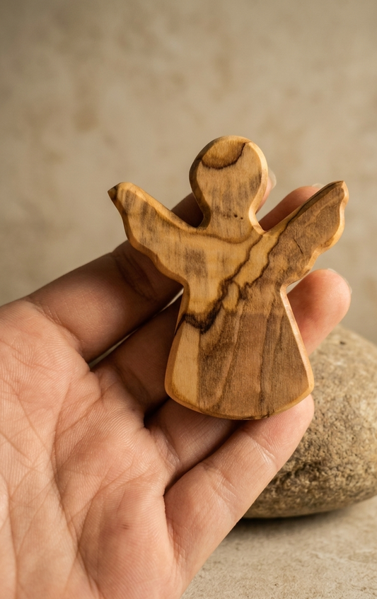 Figura de Ángel de Madera de Olivo | Hecha a Mano