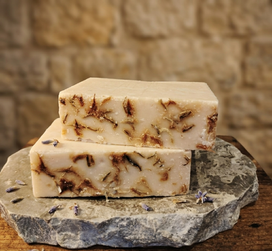 Jabón Natural de Leche de Cabra y Lavandín Ecológico – Calmante y Relajante
