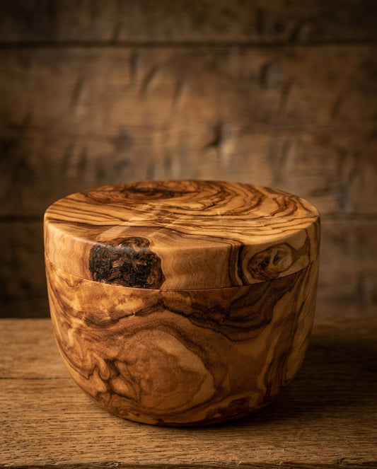 Salero de Madera de Olivo con Cucharita – Hecho a Mano y con Tapa